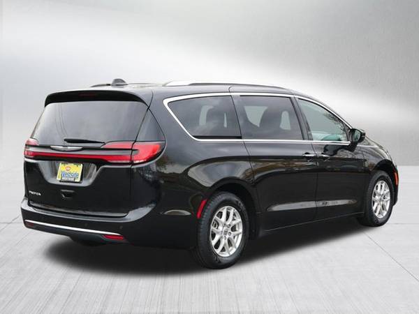 2021 Chrysler Pacifica Touring L - - by dealer for sale in St Louis Park, MN – photo 7