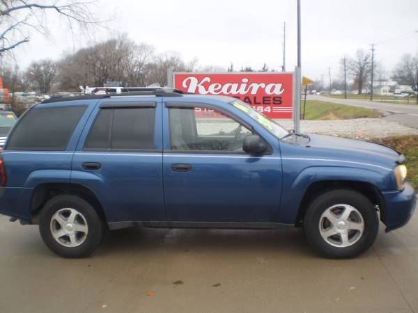 2006 Chevy Trailblazer LS - cars & trucks - by dealer - vehicle... for sale in Des Moines, IA – photo 2