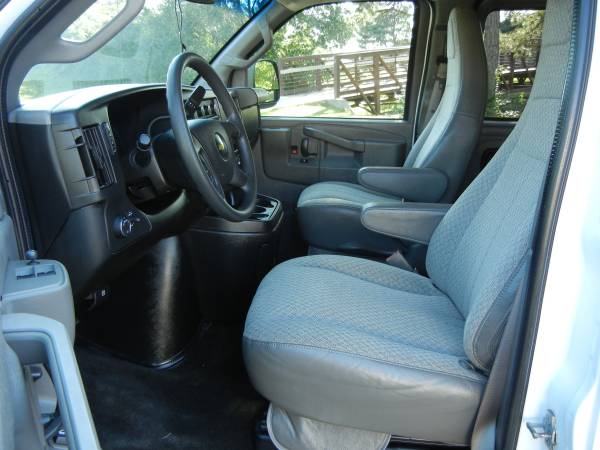 2017 Chevrolet Express 2500 LT 12-Passenger Van, 143k, Warranty for sale in Merriam, MO – photo 12