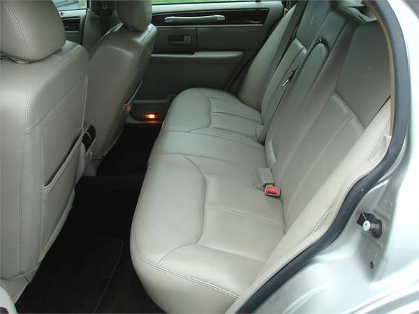 2006 Lincoln Town Car Signature Limited, Sunroof, Only 97k Miles!! for sale in Rock Hill, SC – photo 17