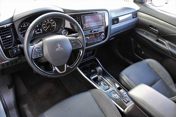 2019 Mitsubishi Outlander SEL 4x4 4WD SUV - - by for sale in Klamath Falls, OR – photo 2