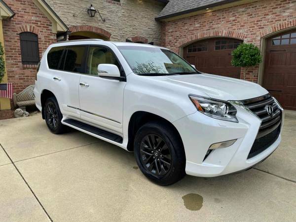 Outstanding condition! 2019 Lexus GX 460 SUV 31, 200 low miles - cars for sale in McAllen, TX – photo 5