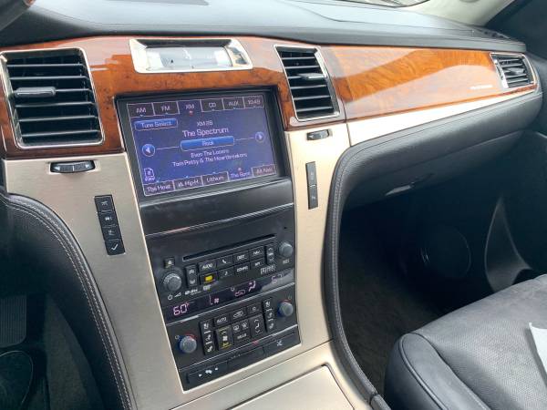 1 owner 2013 Cadillac Escalade ESV Platinum for sale in Knoxville, TN – photo 11