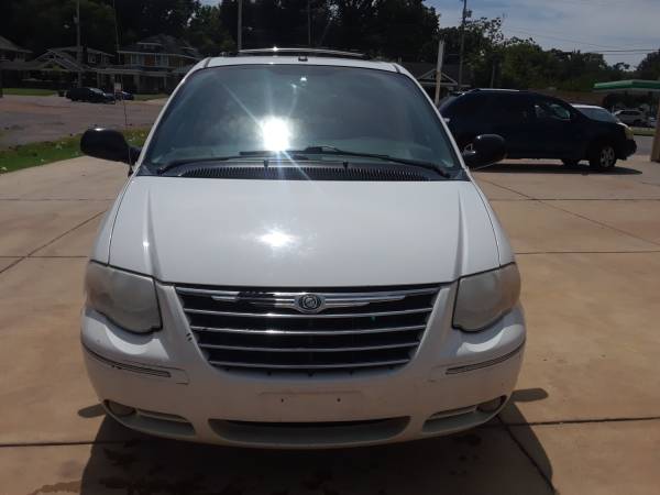 2006 Chrysler Town and Country Limited for sale in Memphis, TN – photo 14