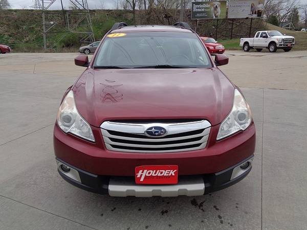 2011 Subaru Outback 4d SUV i Limited Moonroof - - by for sale in Marion, IA – photo 2