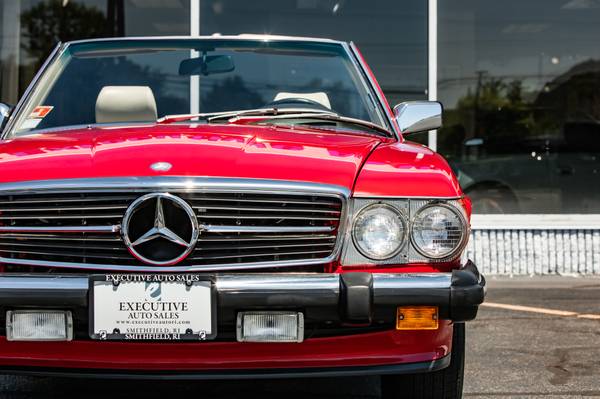 1989 MERCEDES-BENZ 560SL Convertible Only 31, 000 Miles! - cars & for sale in Smithfield, RI – photo 13