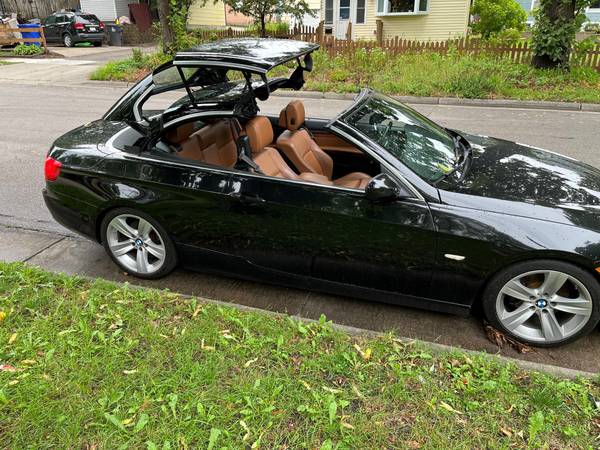 2011 BMW 328 Convertible hard top for sale in Saint Paul, MN