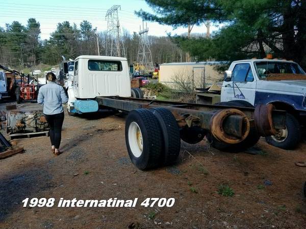 ►►4 INTERNATIONAL TRASH TRUCKS :' 05 4300, '97 4700, '98 4700 &parts for sale in leominster, MA – photo 9