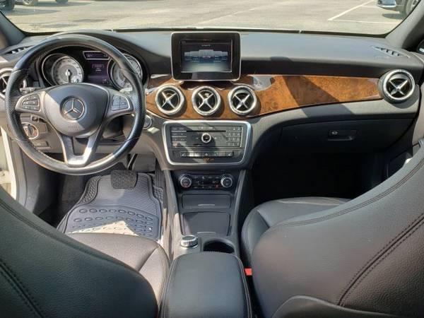 2015 Mercedes-Benz CLA-Class CLA 250 SKU:FN282182 Sedan for sale in Fort Worth, TX – photo 15