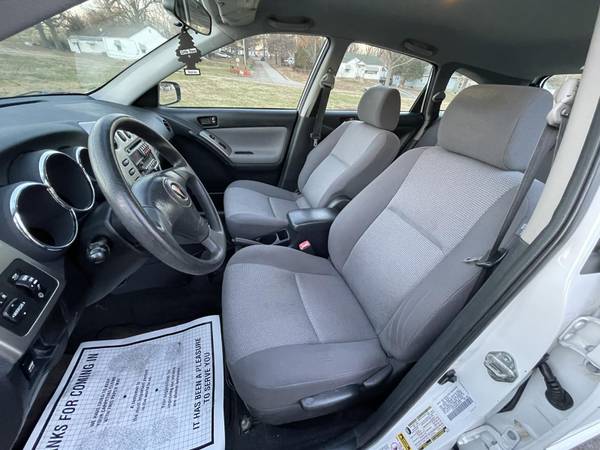 2005 Pontiac Vibe 4dr Hatchback ONE-OWNER RELIABLE GAS SAVER for sale in Saint Louis, MO – photo 10