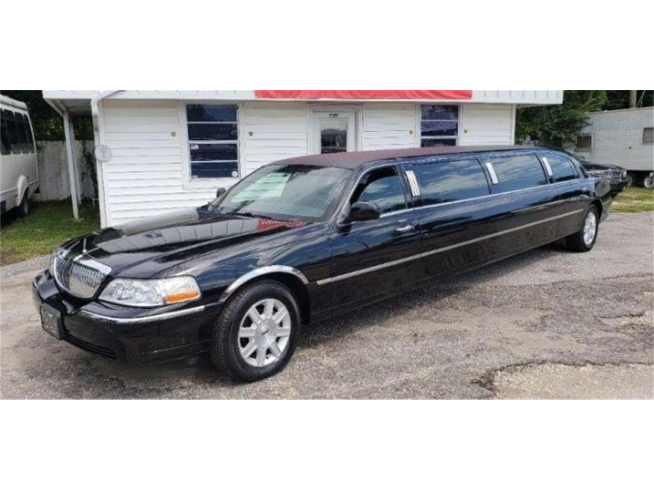 2007 Lincoln Town Car for sale in Cadillac, MI