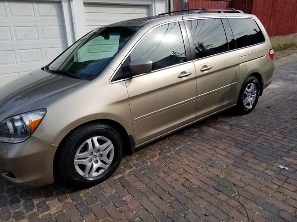 Honda odyssey 2006 EX clean clean for sale in milwaukee, WI