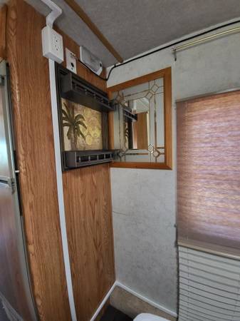 2002 Gulf Stream Cavalier Workhorse Motorhome - - by for sale in Sun Valley, NV – photo 19