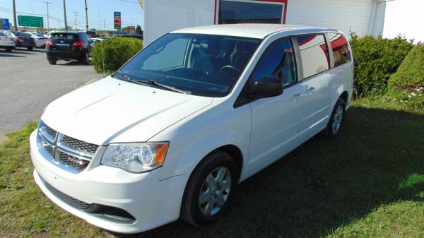 2012 DODGE GRAND CARAVEN SE WHITE ON BLACK for sale in Watertown, NY – photo 3