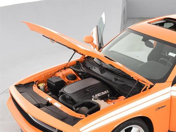 2014 Dodge Challenger R/T Coupe 2D coupe Orange - FINANCE ONLINE for sale in Auburndale, MA – photo 4
