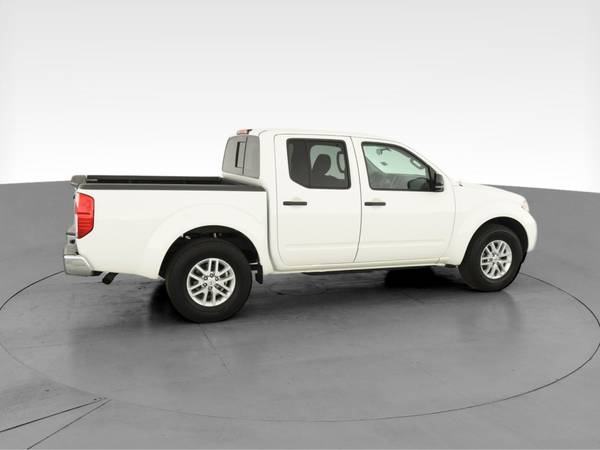 2016 Nissan Frontier Crew Cab SV Pickup 4D 5 ft pickup White -... for sale in Madison, WI – photo 12