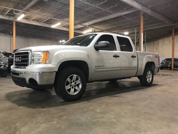2010 GMC Sierra 1500 4x4 Flex Fuel Z71,114k miles,We take all trades for sale in Cleveland, OH – photo 6