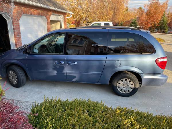 2007 Chrysler town country - cars & trucks - by owner - vehicle... for sale in East Wenatchee, WA – photo 6