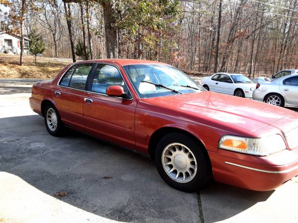 2001 Ford Crown Victoria - cars & trucks - by owner - vehicle... for sale in Dumfries, District Of Columbia