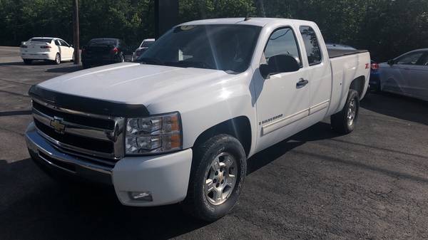 2009 Chevrolet Silverado 1500 LT1 Ext. Cab Long Box 4WD for sale in Round Lake, NY – photo 2