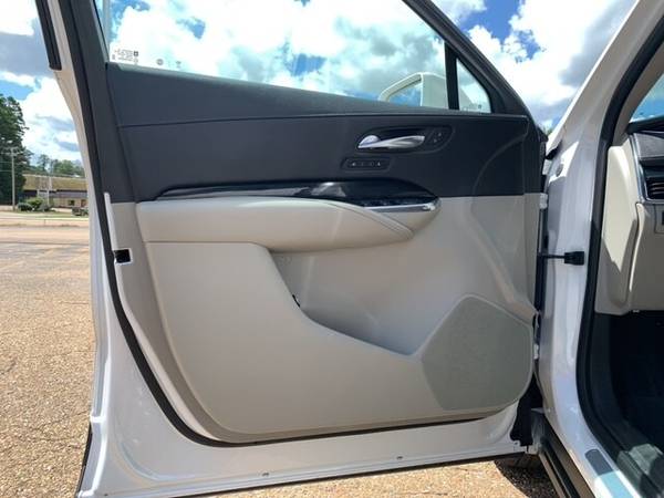 2019 Caddy Cadillac XT4 Premium Luxury suv White for sale in Camden, AR – photo 12
