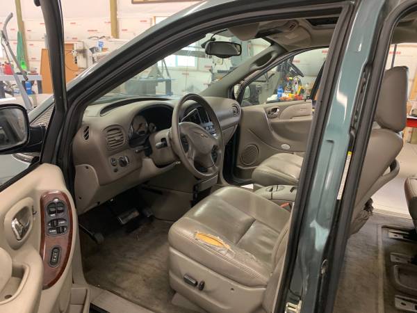 2003 Chrysler Town and County Minivan Limited Edition - cars &... for sale in Pocatello, ID – photo 9