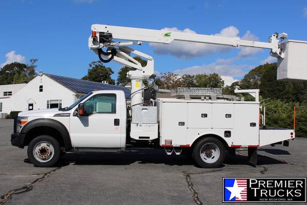 2012 Ford F550 35' Altec Articulating Aerial Bucket Truck Utility Serv for sale in New Bedford, MA – photo 3