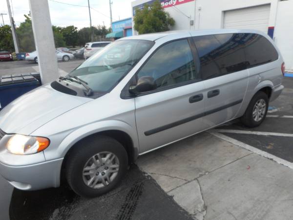 2006 Dodge Grand Caravan very clean Low Miles stow&go cold air run new for sale in Hallandale, FL – photo 2