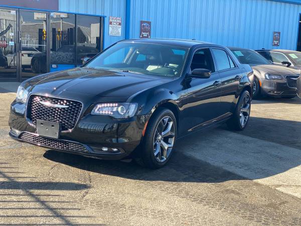 2019 CHRYSLER 300 S - AWD FULLY LOADED LOW MILEAGE *HOLIDAYS... for sale in Sacramento, NV