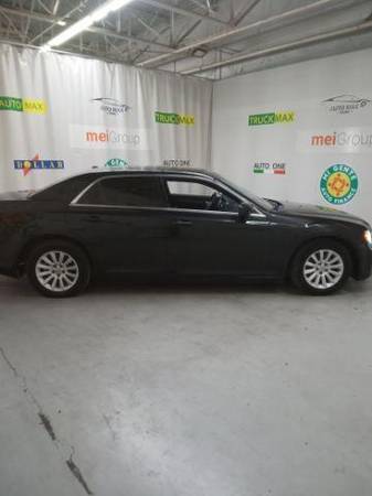 2013 Chrysler 300 RWD - - by dealer - vehicle for sale in Arlington, TX – photo 3
