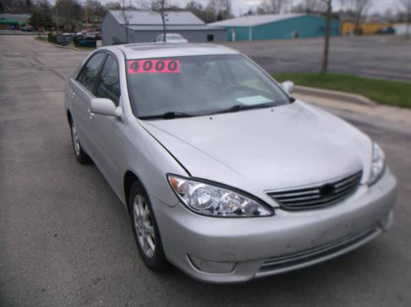 2005 TOYOTA CAMRY XLE - - by dealer - vehicle for sale in Waukesha, WI