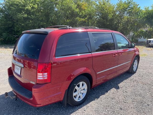 2010 Chrysler Town & Country Touring for sale in Okmulgee, OK – photo 4