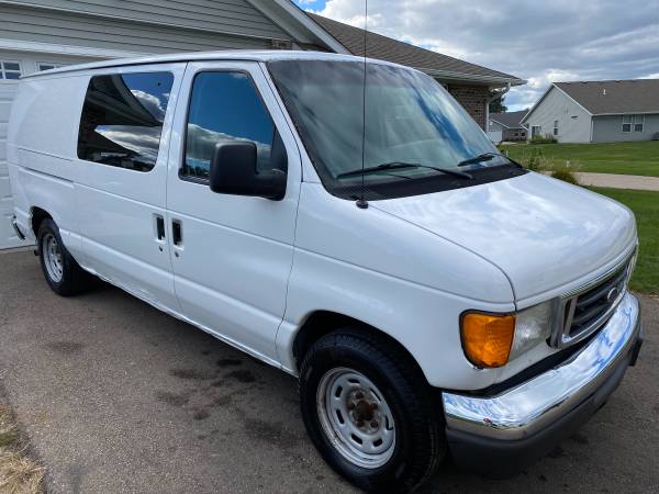2007 Ford E150 cargo van for sale in Loves Park, IL – photo 3