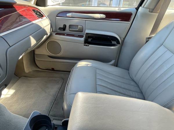 2003 Lincoln Town Car Executive for sale in Louisville, KY – photo 14