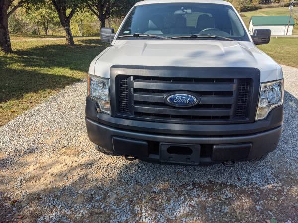 Clean 2011 Ford F150 XL 5.0 4 door short bed super cab 4wd - cars &... for sale in Springfield, TN – photo 3