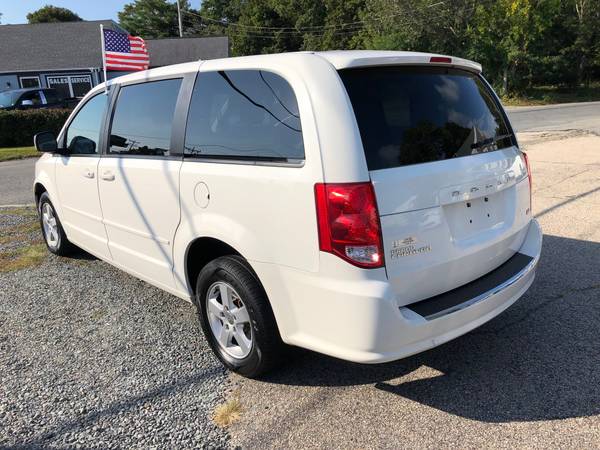 2013 DODGE GRAND CARAVAN SXT * 2 OWNERS * GREAT DEAL for sale in Hyannis, MA – photo 4