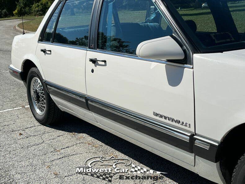 1990 Pontiac Bonneville 4 Dr LE Sedan for sale in Alsip, IL – photo 59