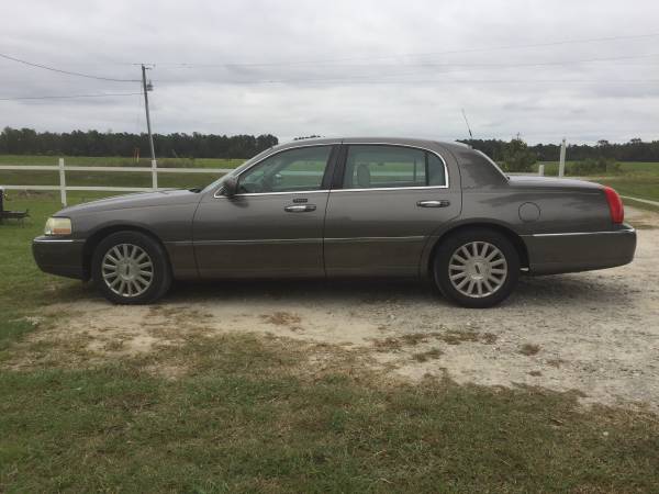 Lincoln town car 2003 for sale in Burgaw, NC