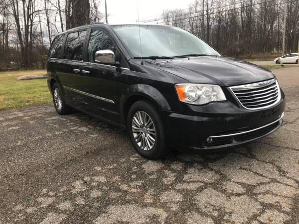 2013 Chrysler town and country - cars & trucks - by dealer - vehicle... for sale in Columbus, OH – photo 2