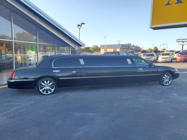 2000 Lincoln Town Car Executive Limousine Awesome Rates for sale in Lees Summit, MO – photo 16