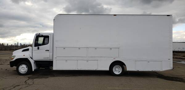 2006 Hino Box truck - cars & trucks - by owner - vehicle automotive... for sale in Queens , NY