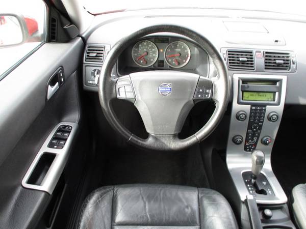 2005 Volvo S40 All Wheel Drive Very nice car inside and out! - cars for sale in Lees Summit, MO – photo 18