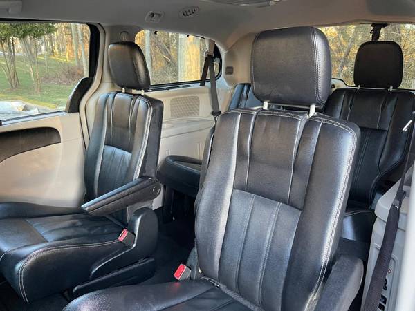 2014 Chrysler town and country family minivan touring - cars & for sale in STATEN ISLAND, NY – photo 12