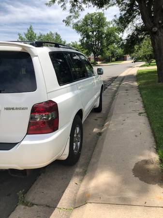 2007 Toyota Highlander - cars & trucks - by owner - vehicle... for sale in Beulah, CO – photo 2