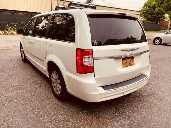 2011 Chrysler Town and Country for sale in Ronkonkoma, NY – photo 4