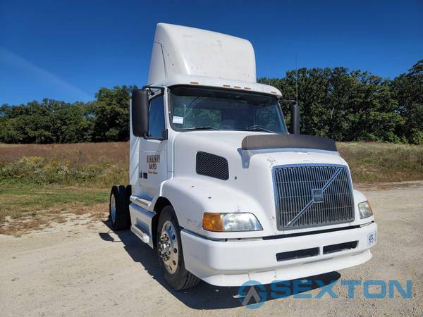 1999 Volvo VNL42T Single Axle - - by dealer - vehicle for sale in Pomona, MO – photo 7
