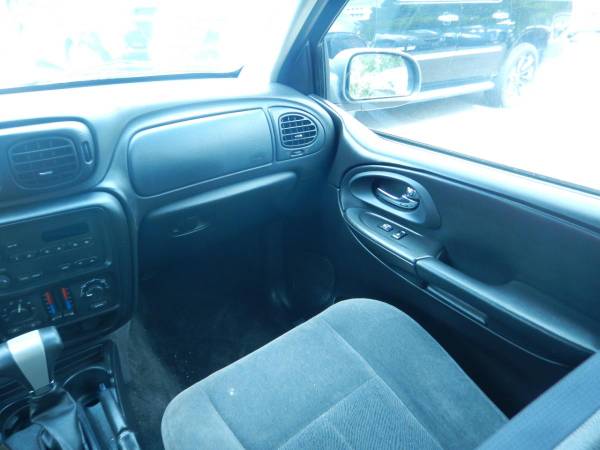 2005 Chevrolet TrailBlazer 4dr 4WD LT - Closeout Sale! for sale in Oakdale, MN – photo 13
