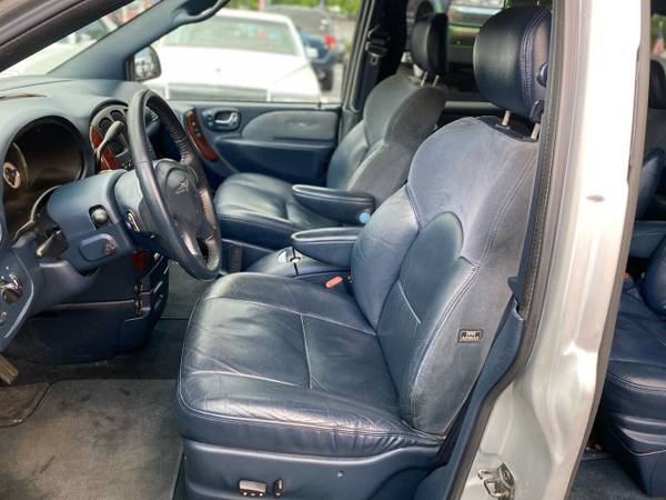 2001 Chrysler Town & Country Mini Van 3rd Row Leather Loaded for sale in Pompano Beach, FL – photo 12