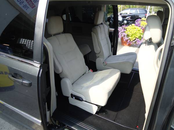 ***2011 Chrysler Town & Country Touring*** 78k Miles- Back-Up Camera for sale in Tonawanda, NY – photo 10