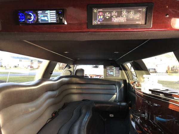 2008 Lincoln Town Car Limousine Limo - cars & trucks - by owner -... for sale in Depew, NY – photo 13
